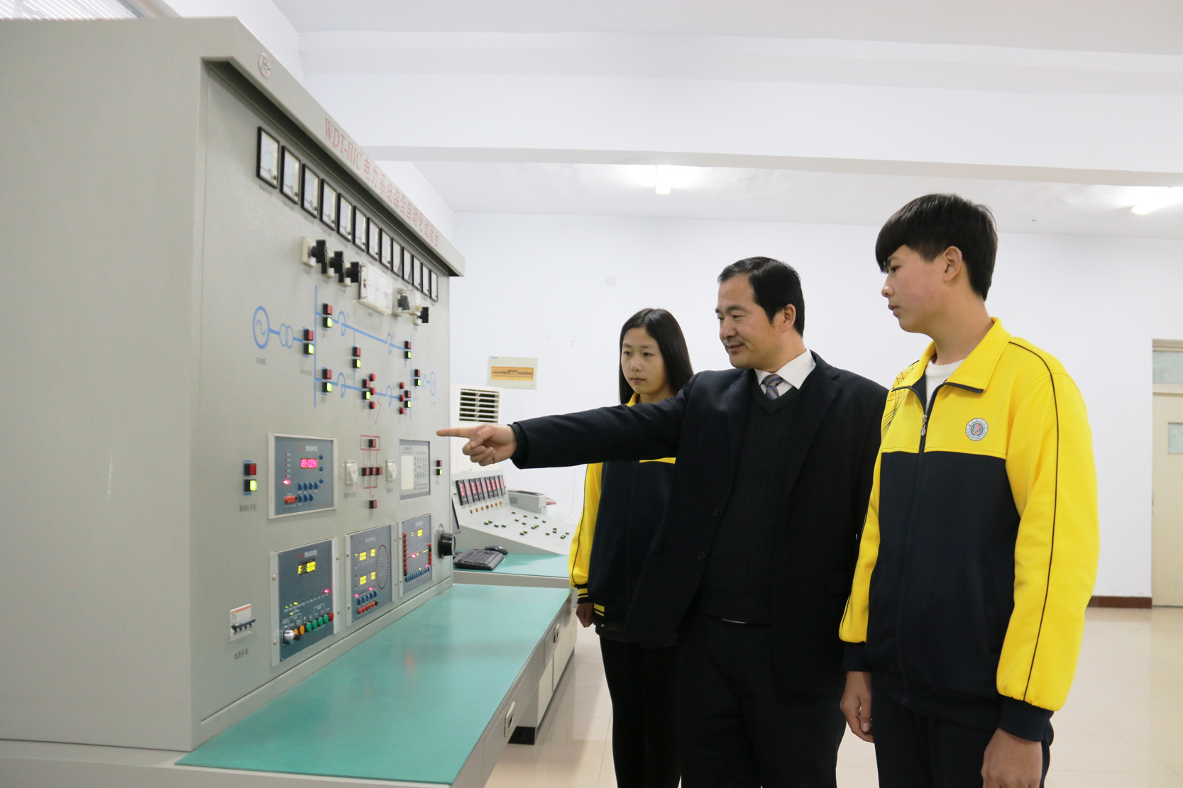 ֪δ(li)l(f)չ߼ǰRW(xu)У