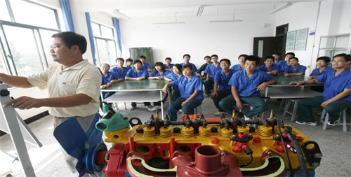 ɽ|ۿڹ̸߼W(xu)УʲôCеI(y)