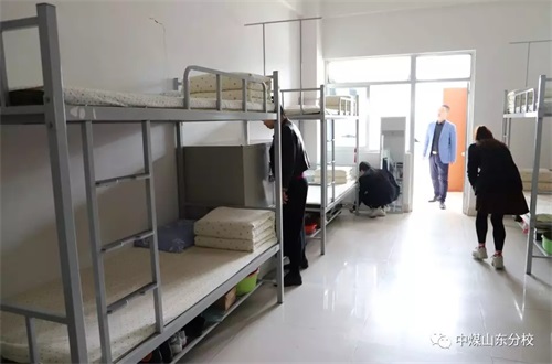 中國煤礦文工團(tuán)藝術(shù)學(xué)校山東分校宿舍內(nèi)務(wù)整改活動紀(jì)實(shí) 中國煤礦文工團(tuán)藝術(shù)學(xué)校山東分校宿舍內(nèi)務(wù)整改活動紀(jì)實(shí)