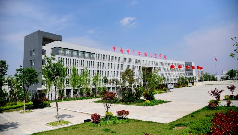 ߿Æ᣿(j)әC(j)е̌W(xu)У߿ȡ