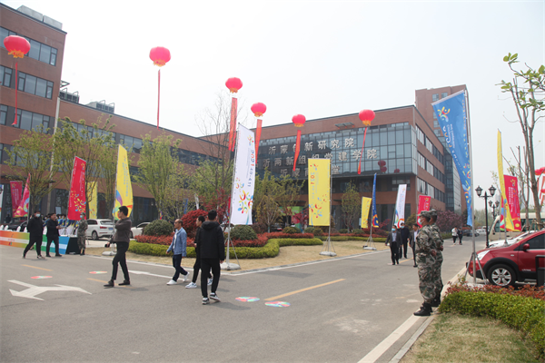 臨沂沂蒙國防教育:展會內外展英姿,互學互鑒促成長 臨沂沂蒙國防教育:展會內外展英姿,互學互鑒促成長