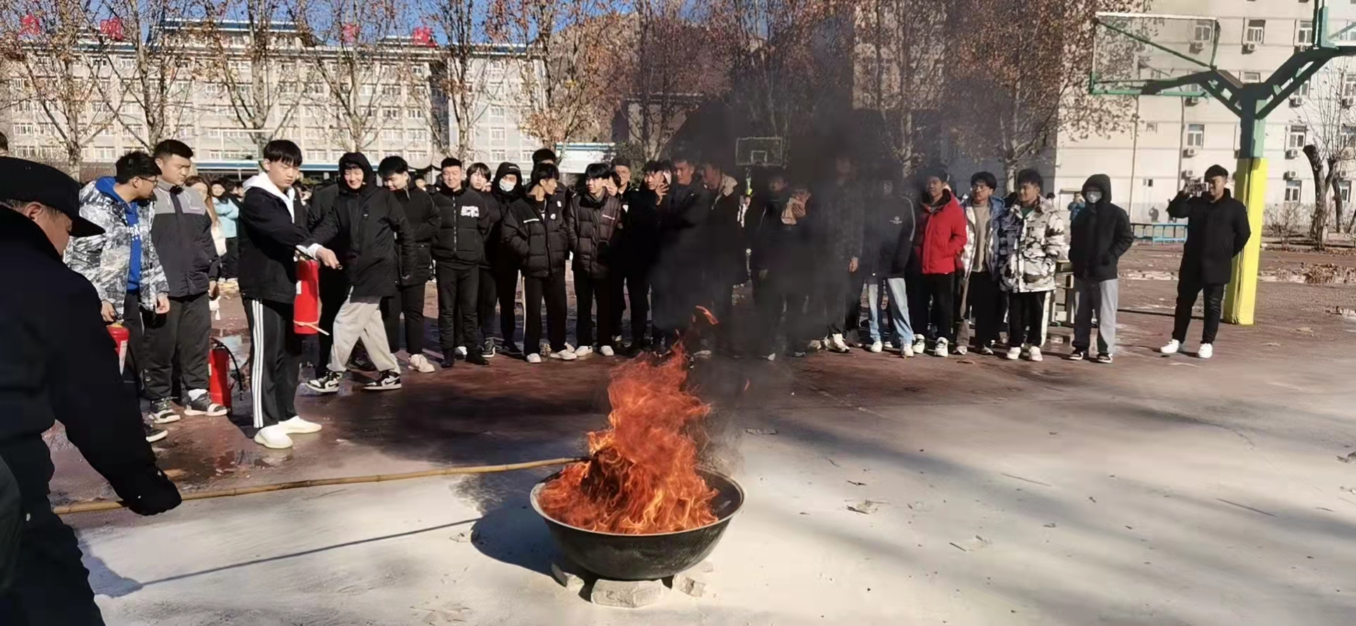 山東力明技工學(xué)校秋季消防演習(xí)逃生演練活動 山東力明技工學(xué)校秋季消防演習(xí)逃生演練活動