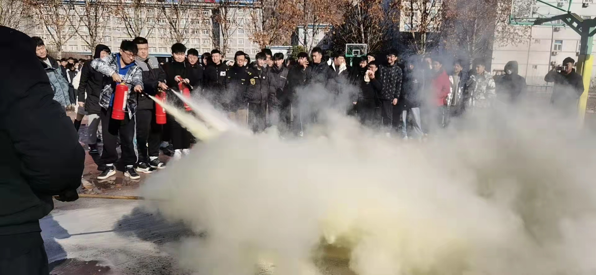 山東力明技工學(xué)校秋季消防演習(xí)逃生演練活動 山東力明技工學(xué)校秋季消防演習(xí)逃生演練活動