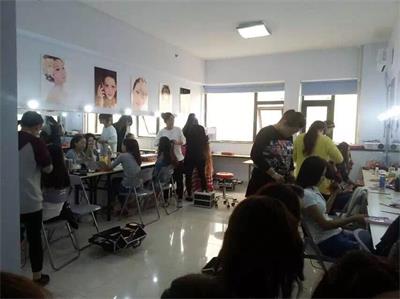 淄博曼琦化妝造型培訓學校怎么樣? 淄博曼琦化妝造型培訓學校怎么樣?