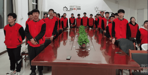 青島紅樹林智能科技學(xué)校開設(shè)了哪些人工智能技術(shù)應(yīng)用專業(yè)? 青島紅樹林智能科技學(xué)校開設(shè)了哪些人工智能技術(shù)應(yīng)用專業(yè)?